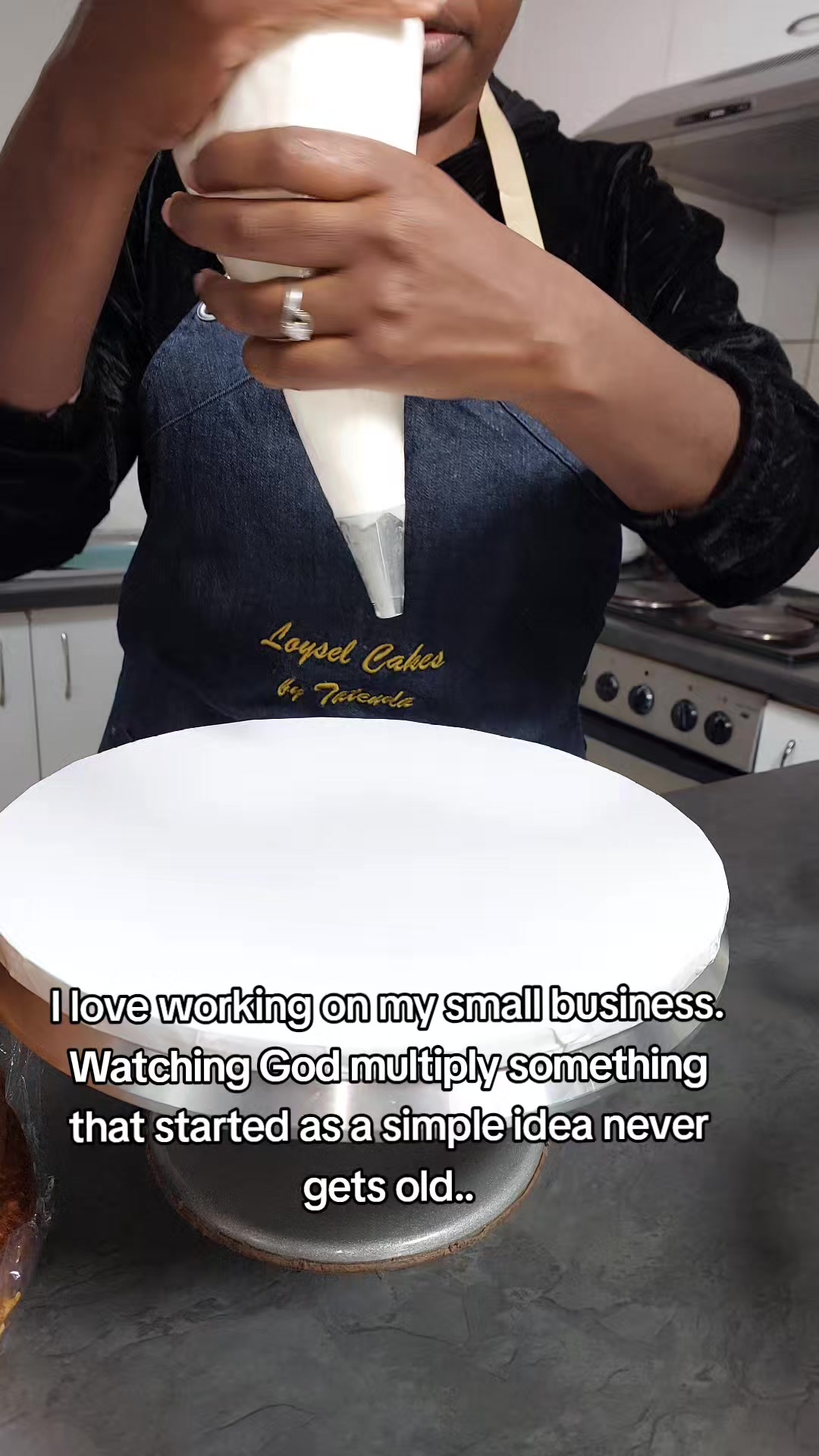 @Loyselcakes