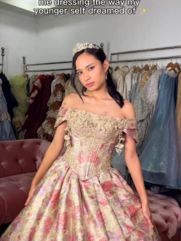 @enchantrail.gowns on IG