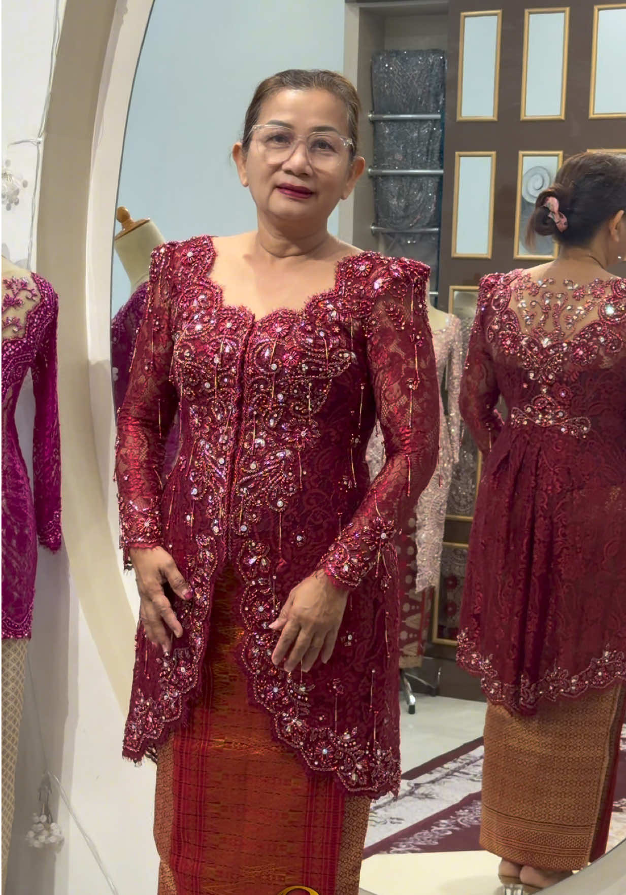 @Suci kebaya