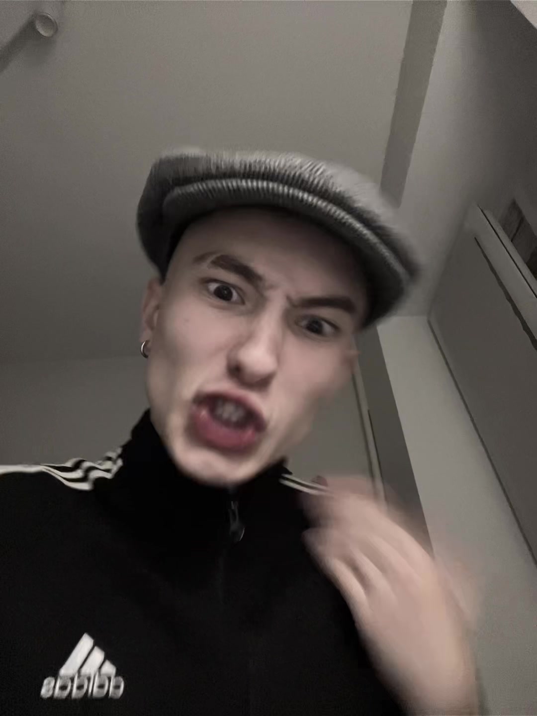 @russ✦nder