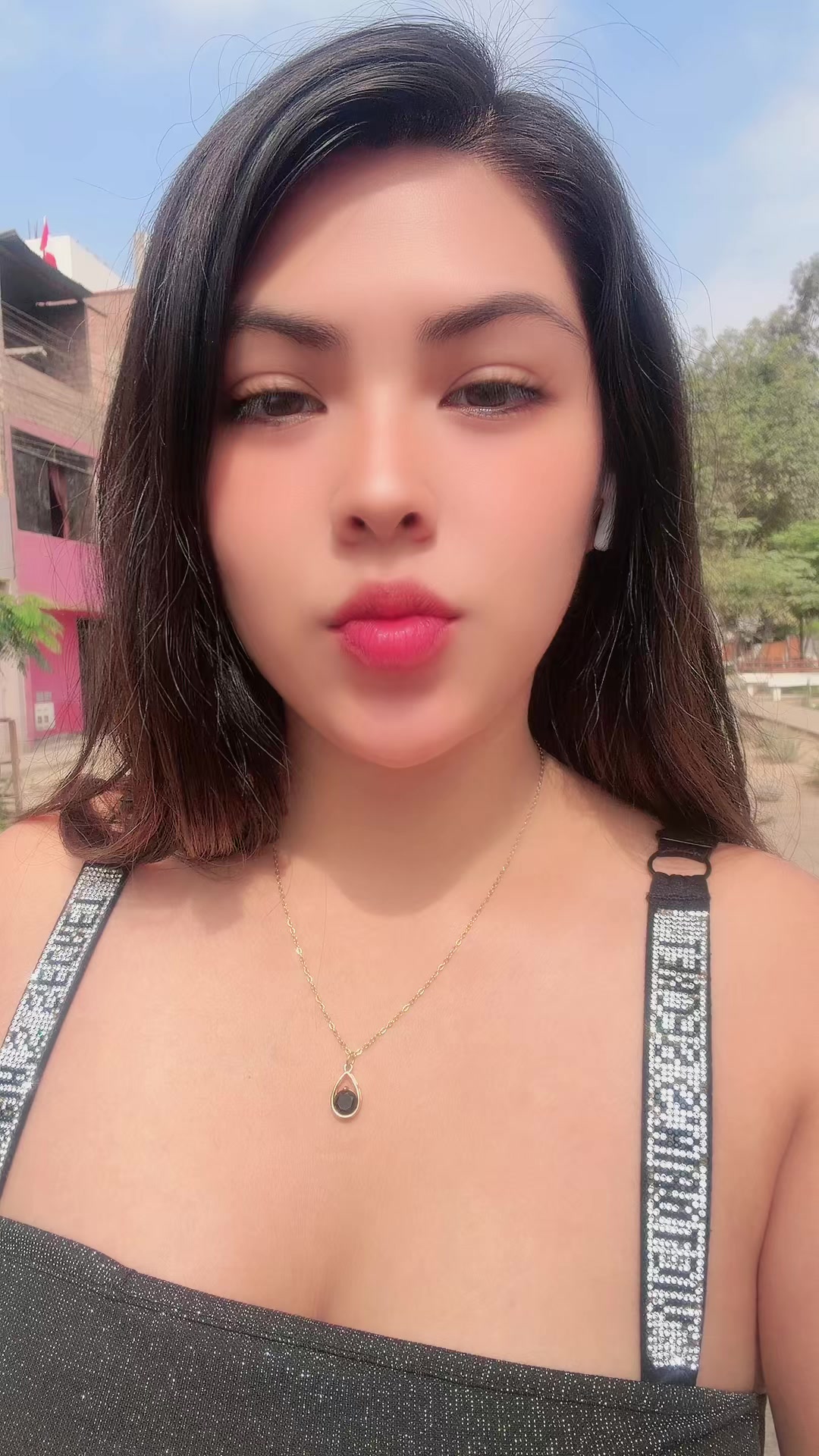 @LUCIA OH NO!💋🦥