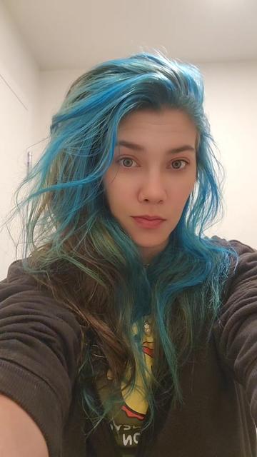 @Thegirlwiththecursemark