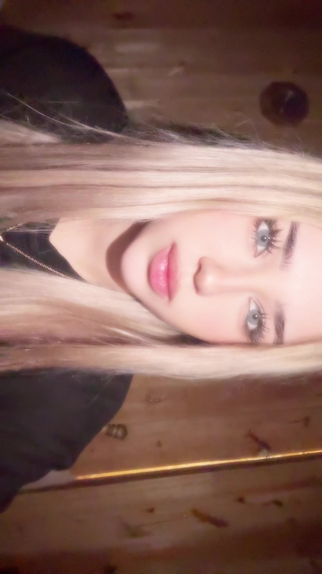 @ника бледная