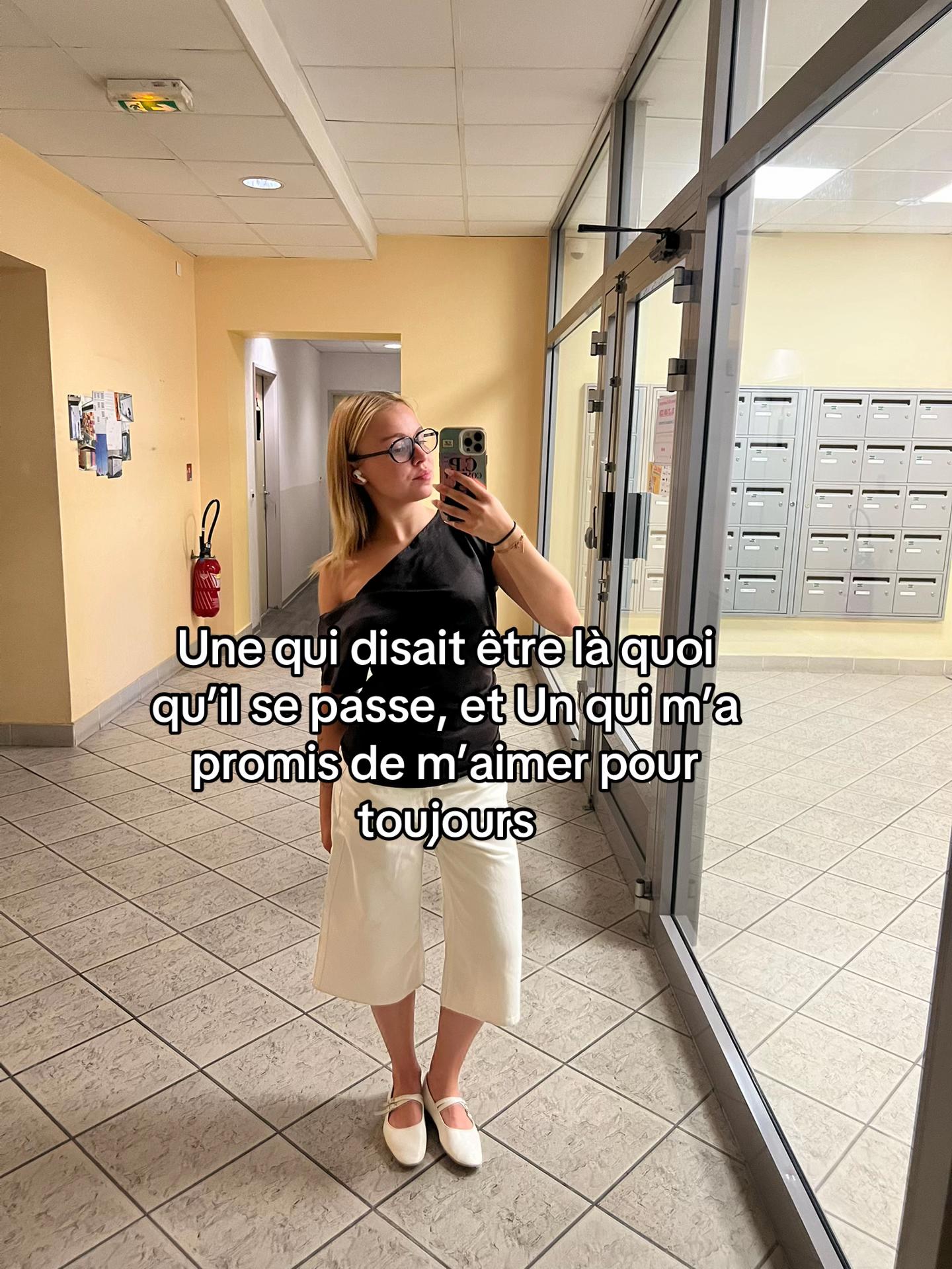 @L&eacute;a
