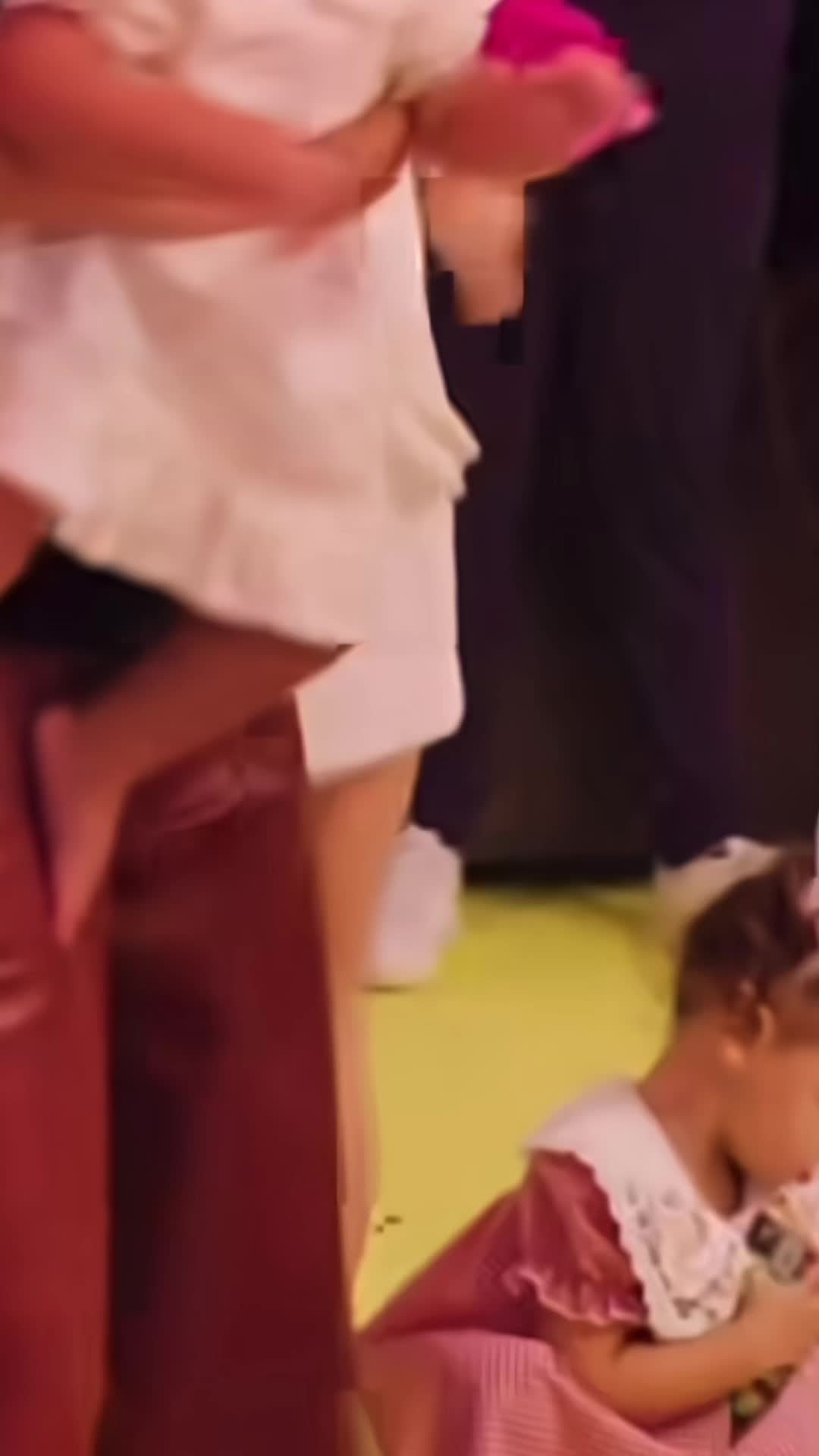 @𝓗𝓮𝓵𝓮𝓷𝓪 𝓐𝔃𝓮𝓿𝓮𝓭𝓸