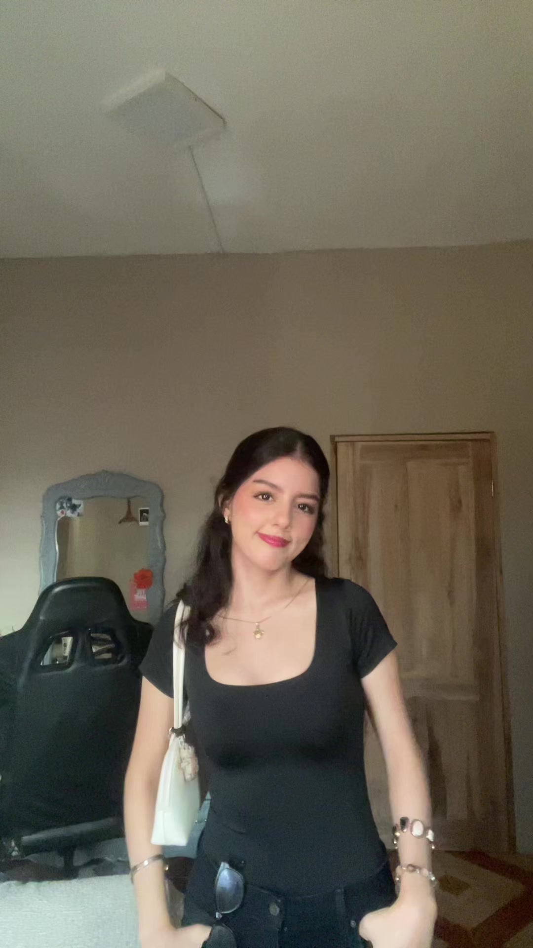 @hilaryholic