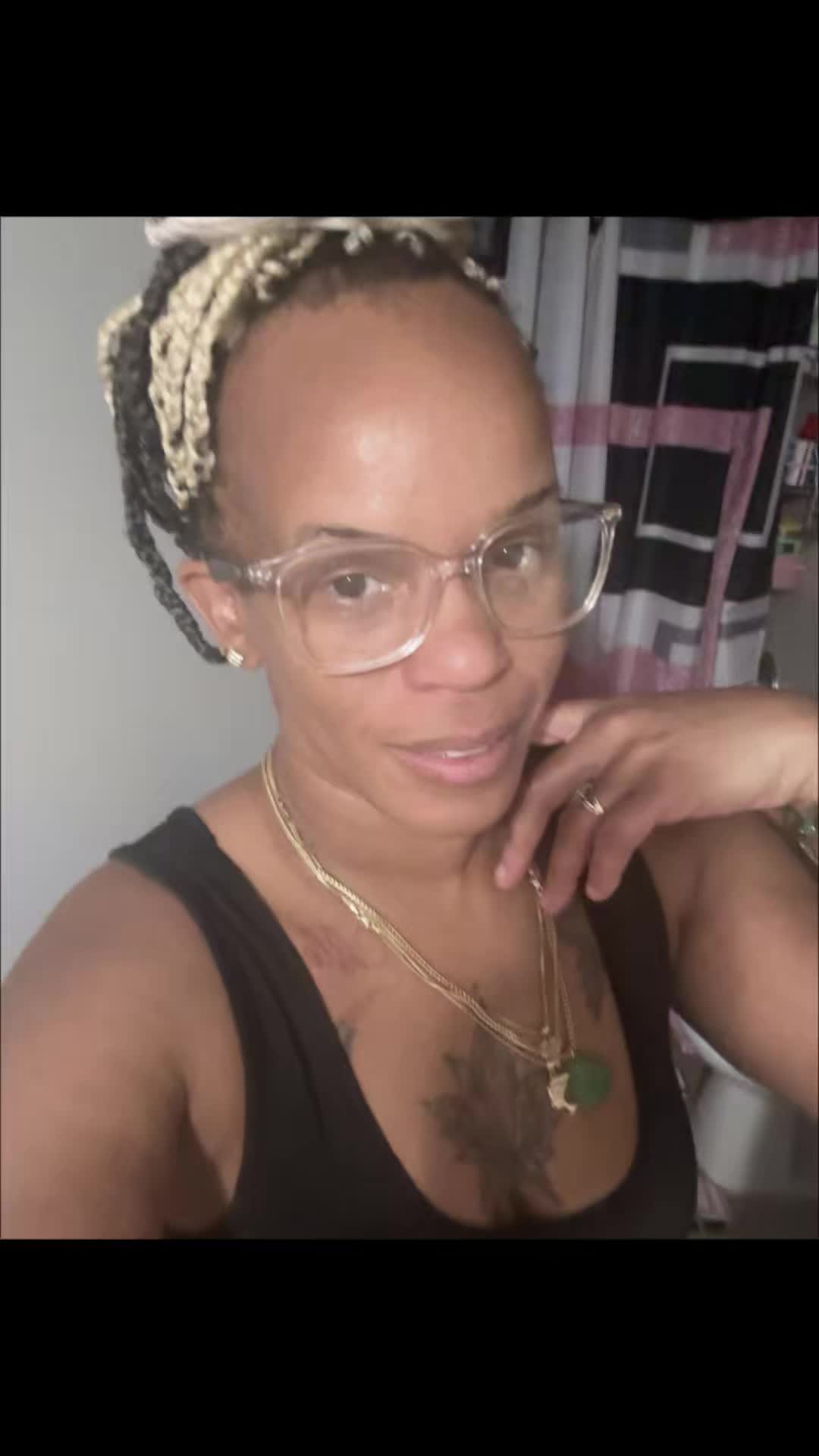 @redhott_feethecreator