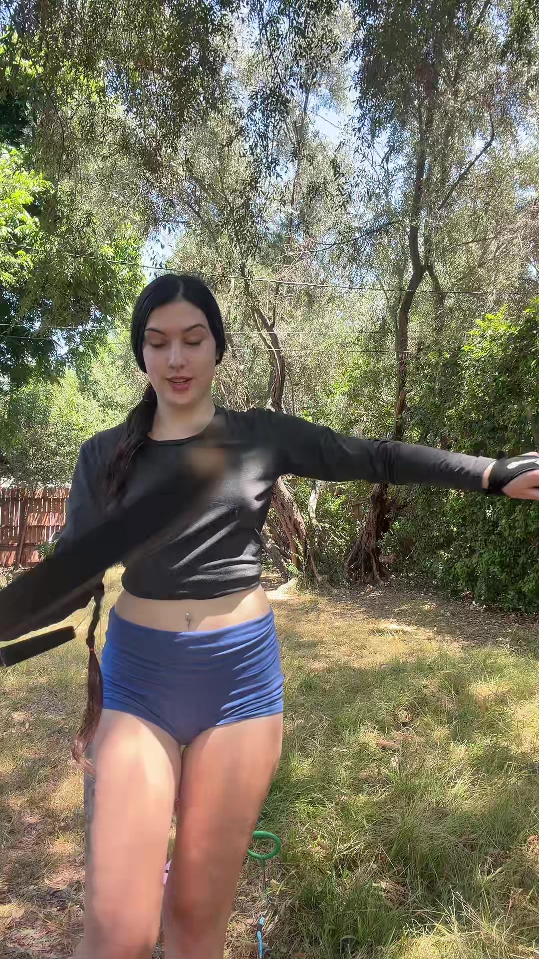 @(♡_♡)