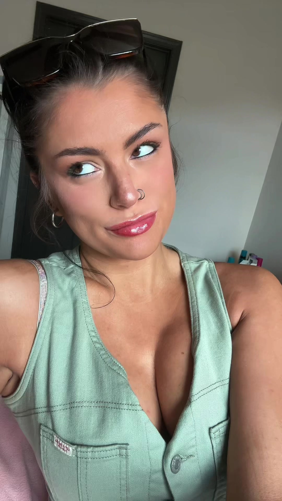 @isabella