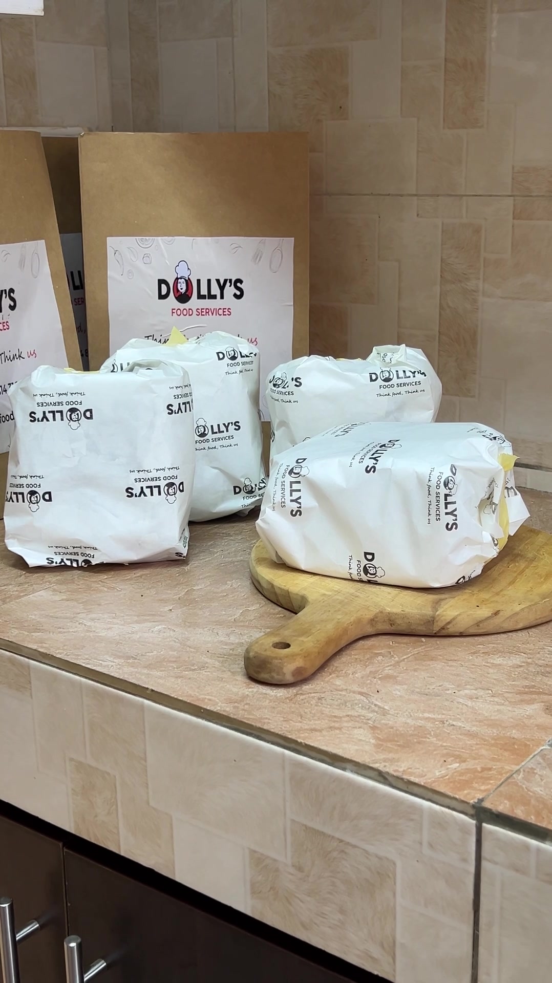@Dolly&rsquo;s Food Services
