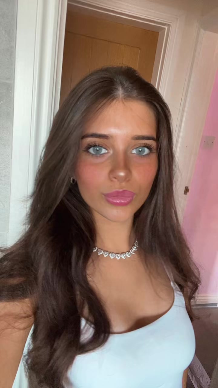 @phoebemaypublicpriv