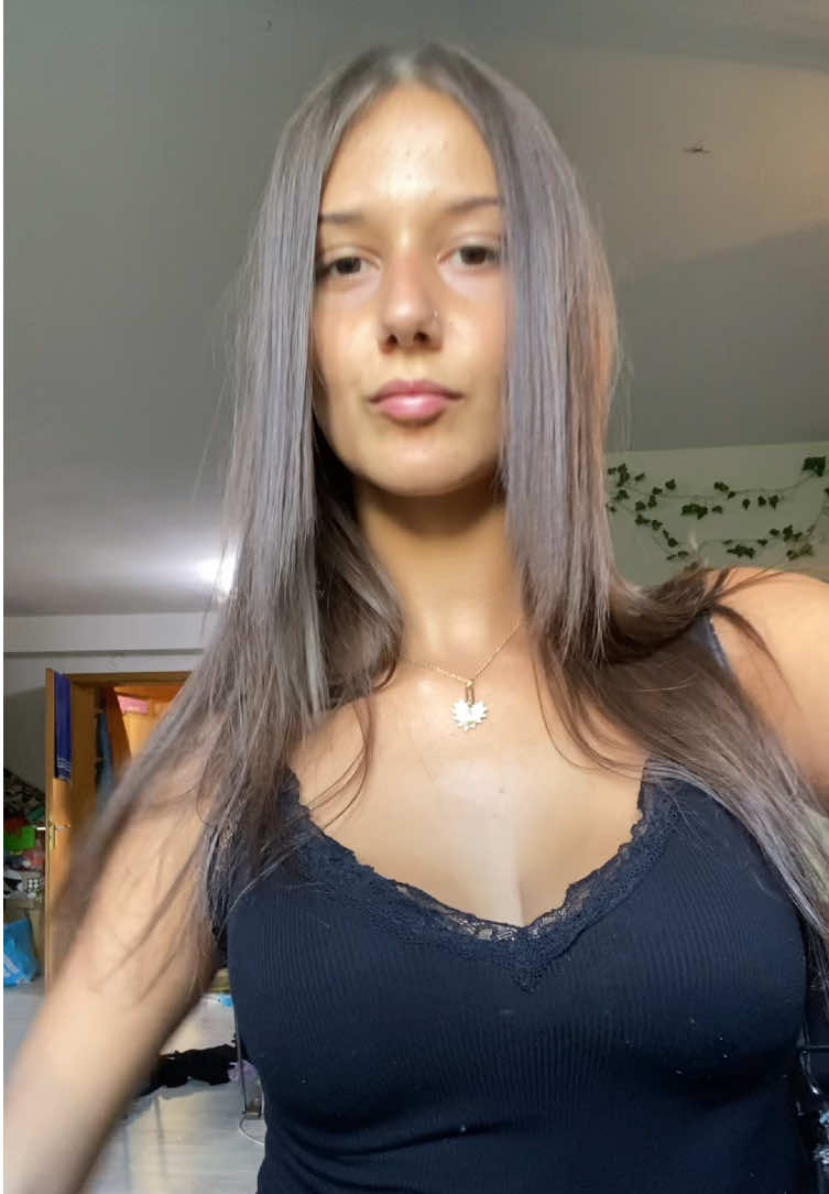 @𝐚𝐧𝐧𝐚
