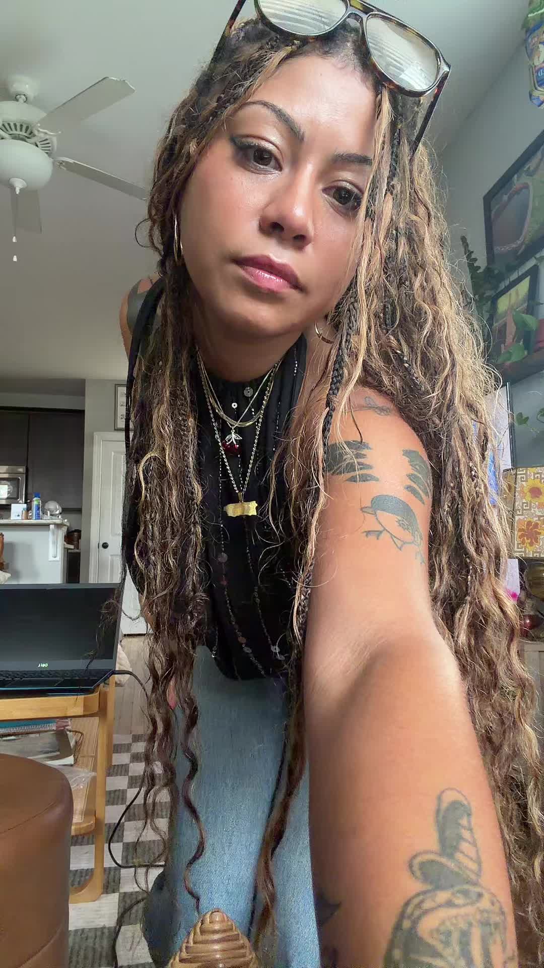@Yas