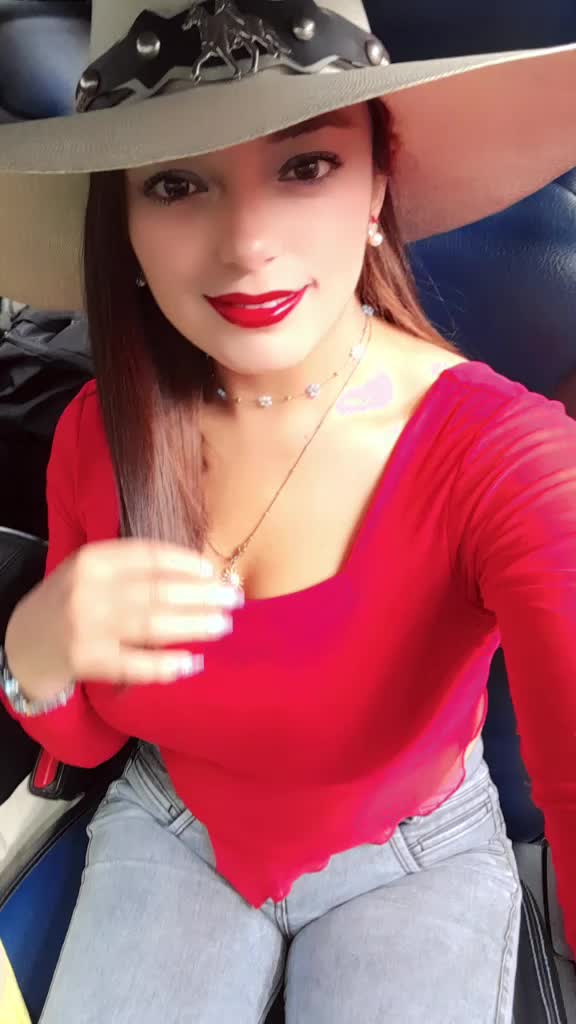 @Lucia Marchena❤️🔥🖤