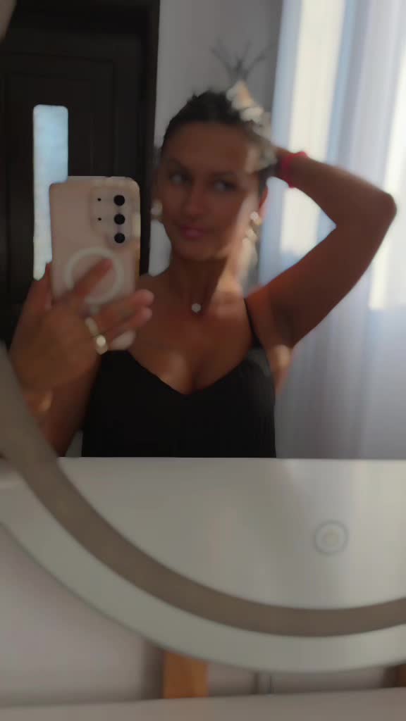 @Cătălina 👑