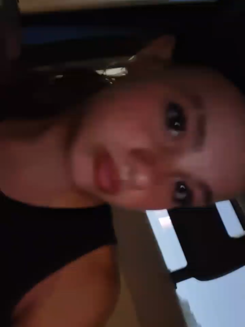 @￴