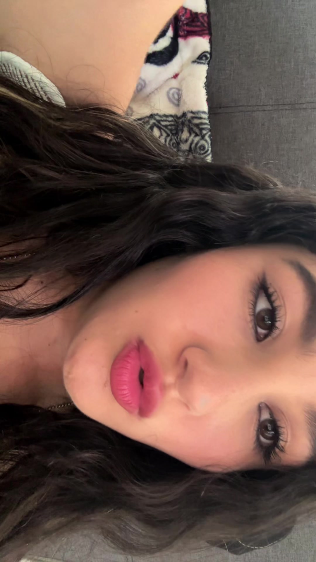 @️