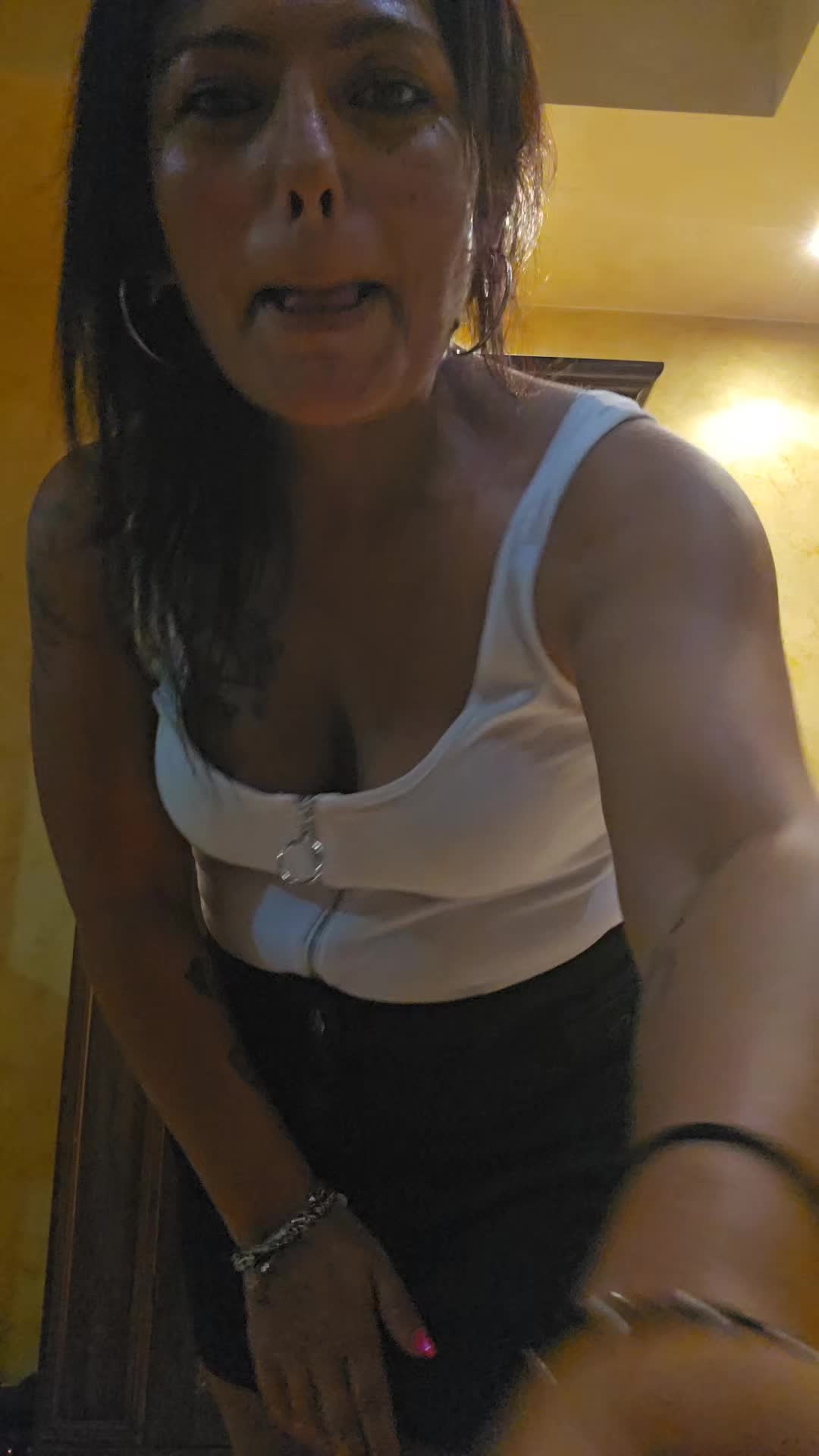 @Valentina 💣💥