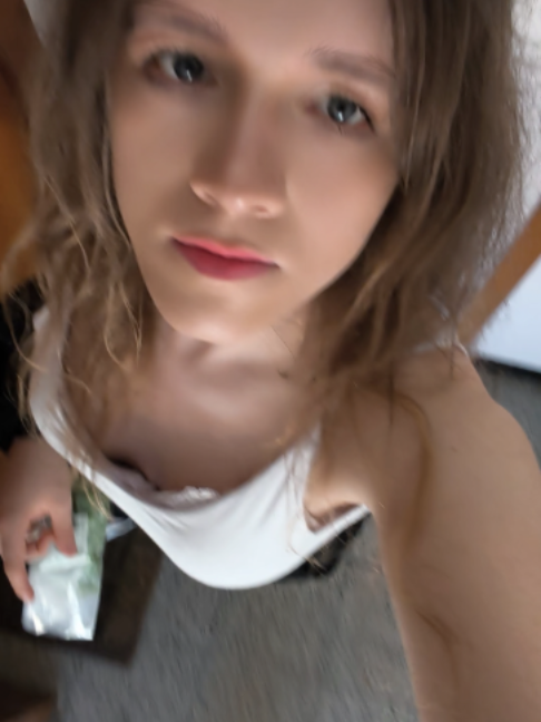 @Laurababyemily