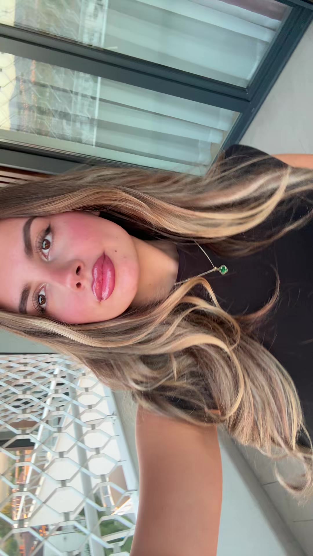 @larisadelic