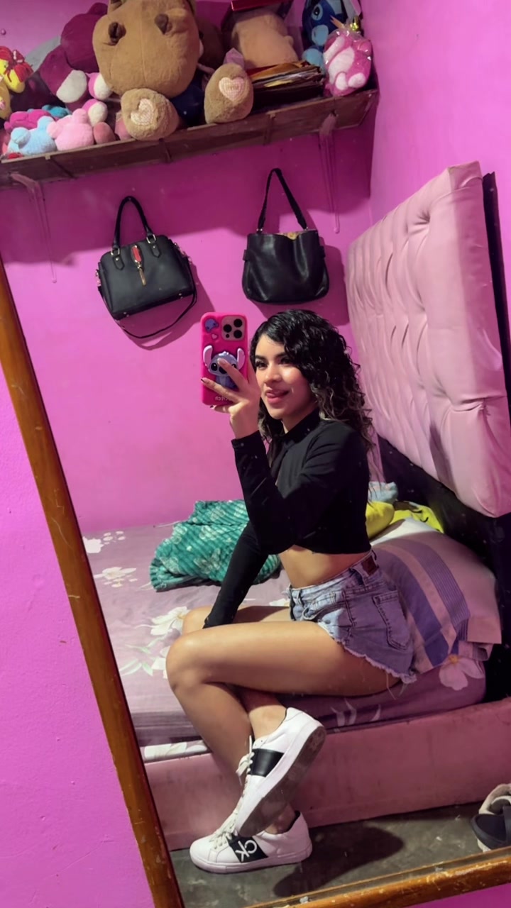 @👸🏻🖤!