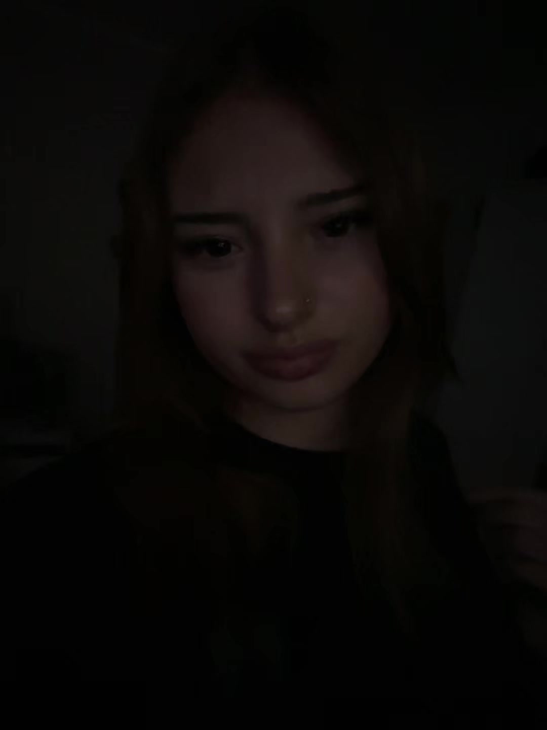 @Leona