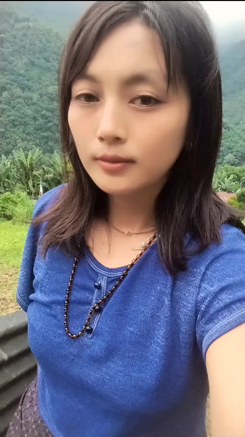@Addicte with phone 😆