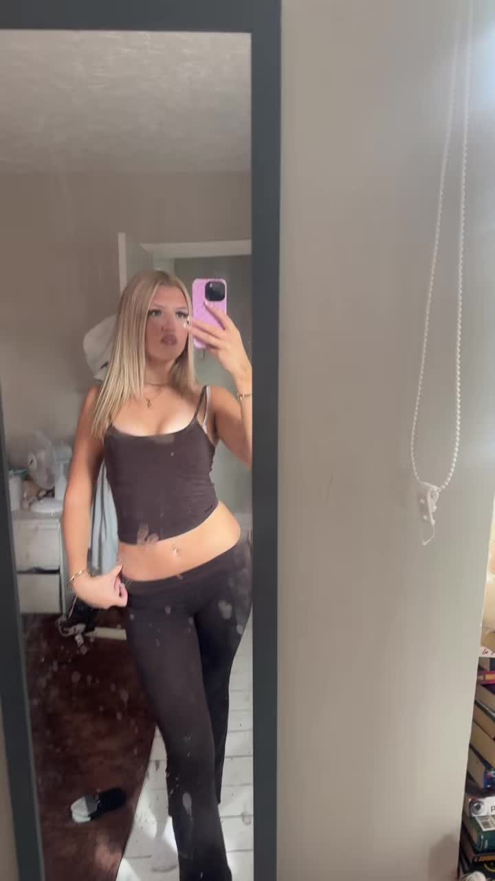 @𝐬𝐜𝐚𝐫𝐥𝐞𝐭𝐭🍒🍸