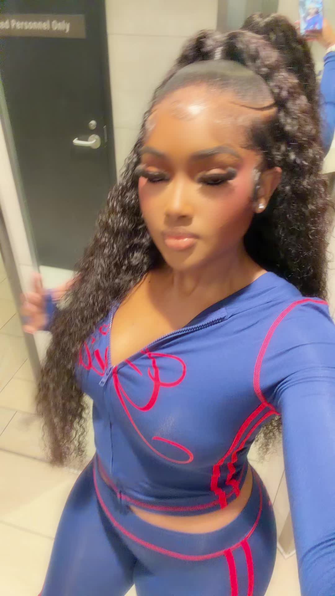 @Kenya 🎀
