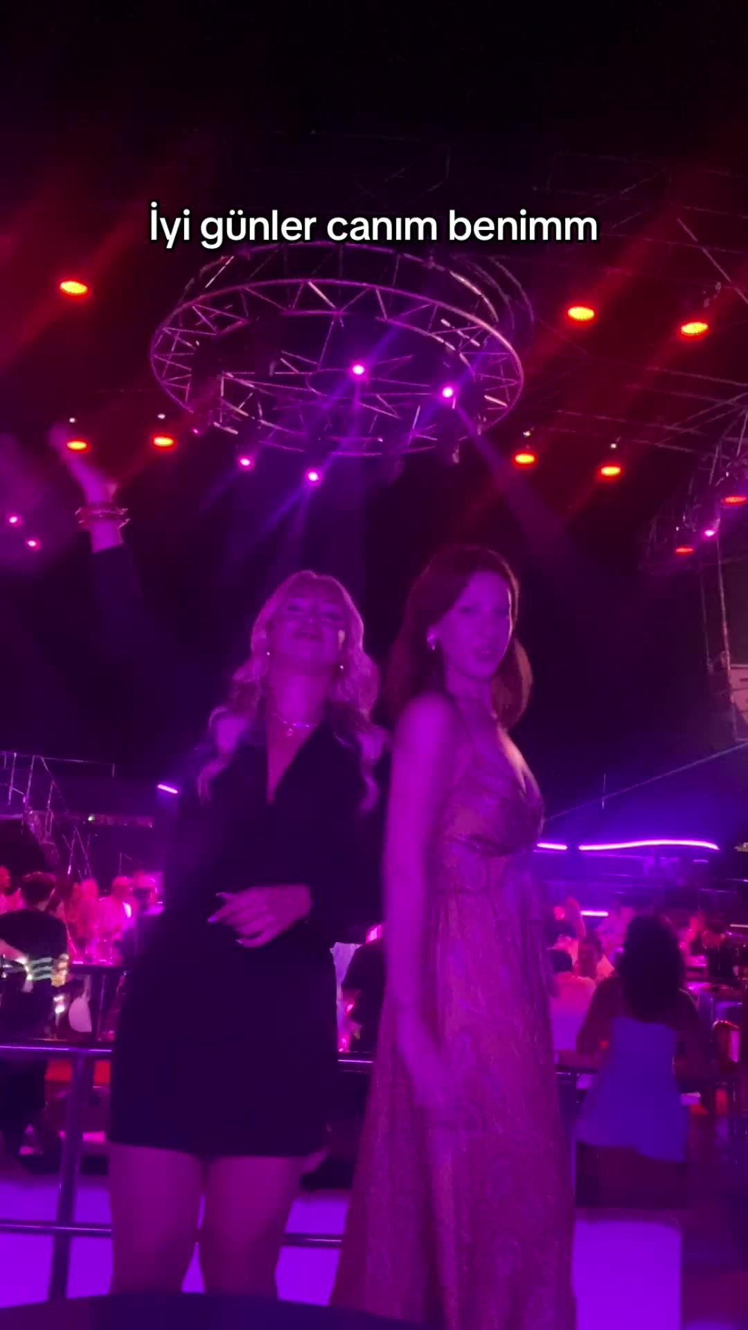 @Beyza Akmeşe