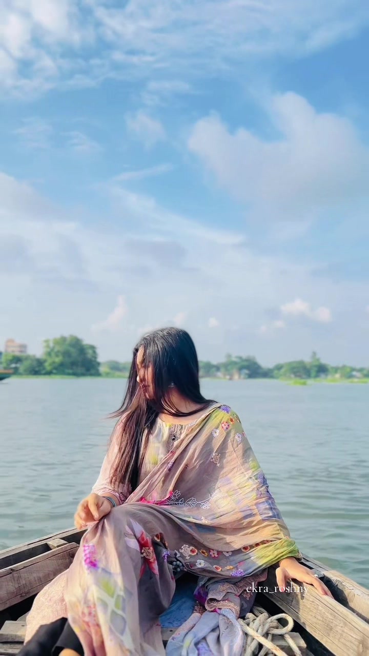 @𝘙𝘰𝘴𝘩𝘯𝘺🧸