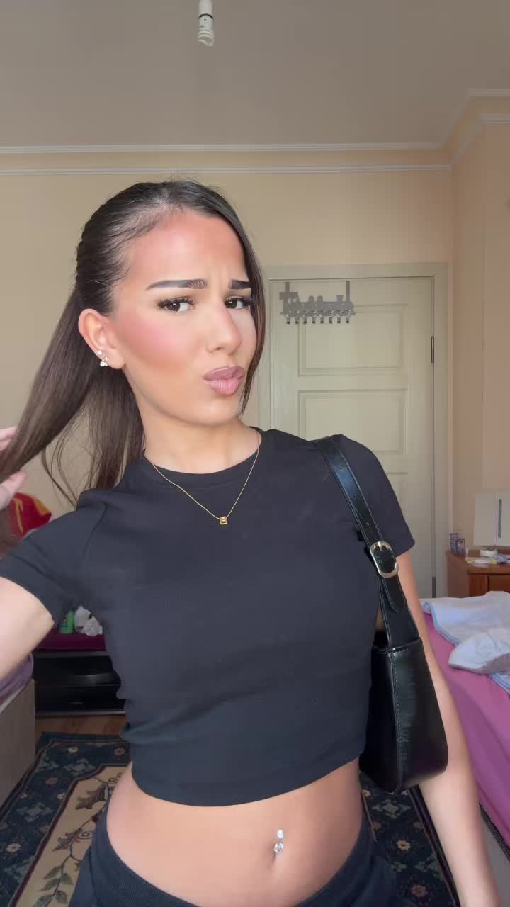 @𝒃.𝒖𝒔𝒓𝒂&lsquo;🌺