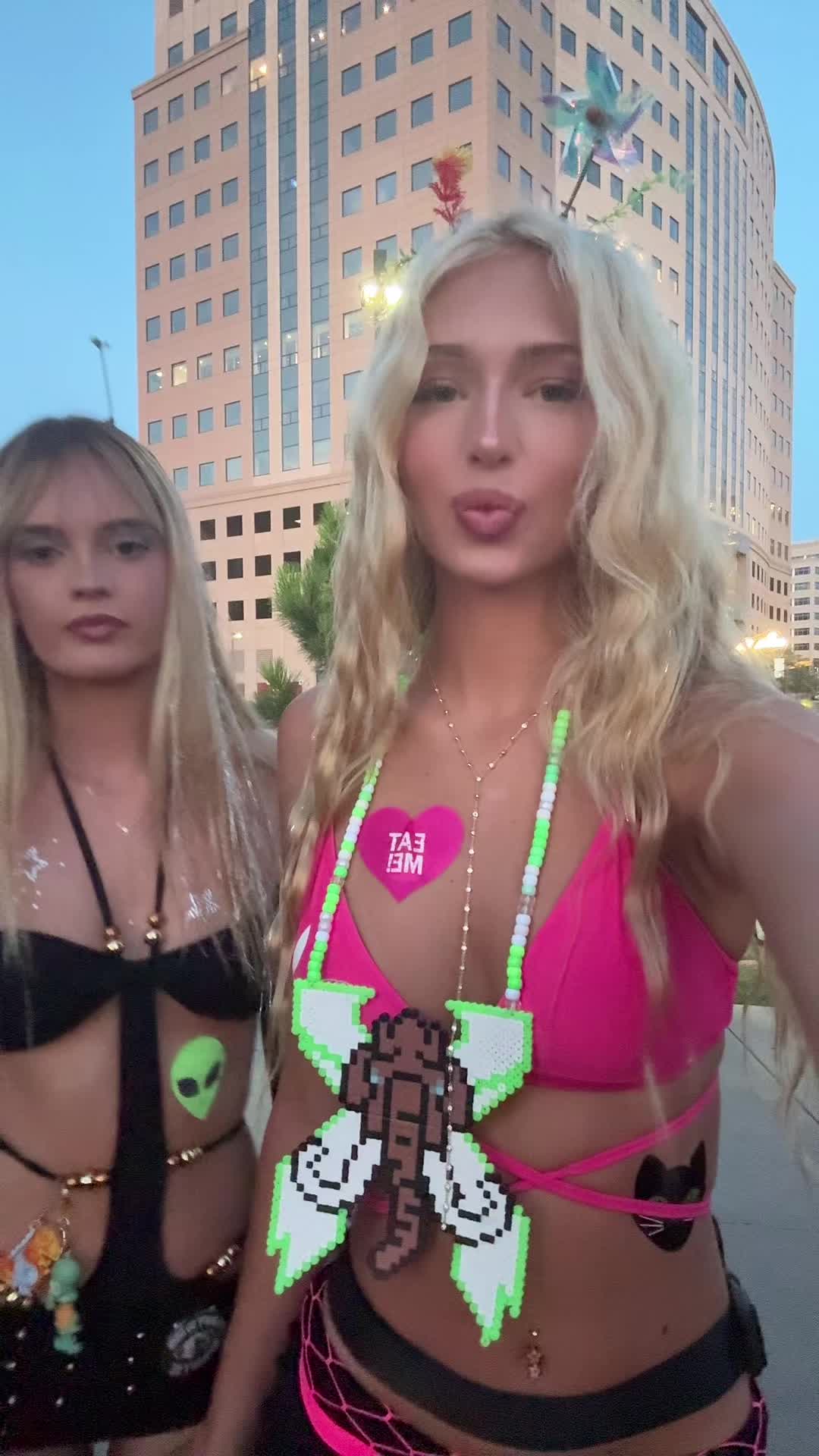 @zo&euml;