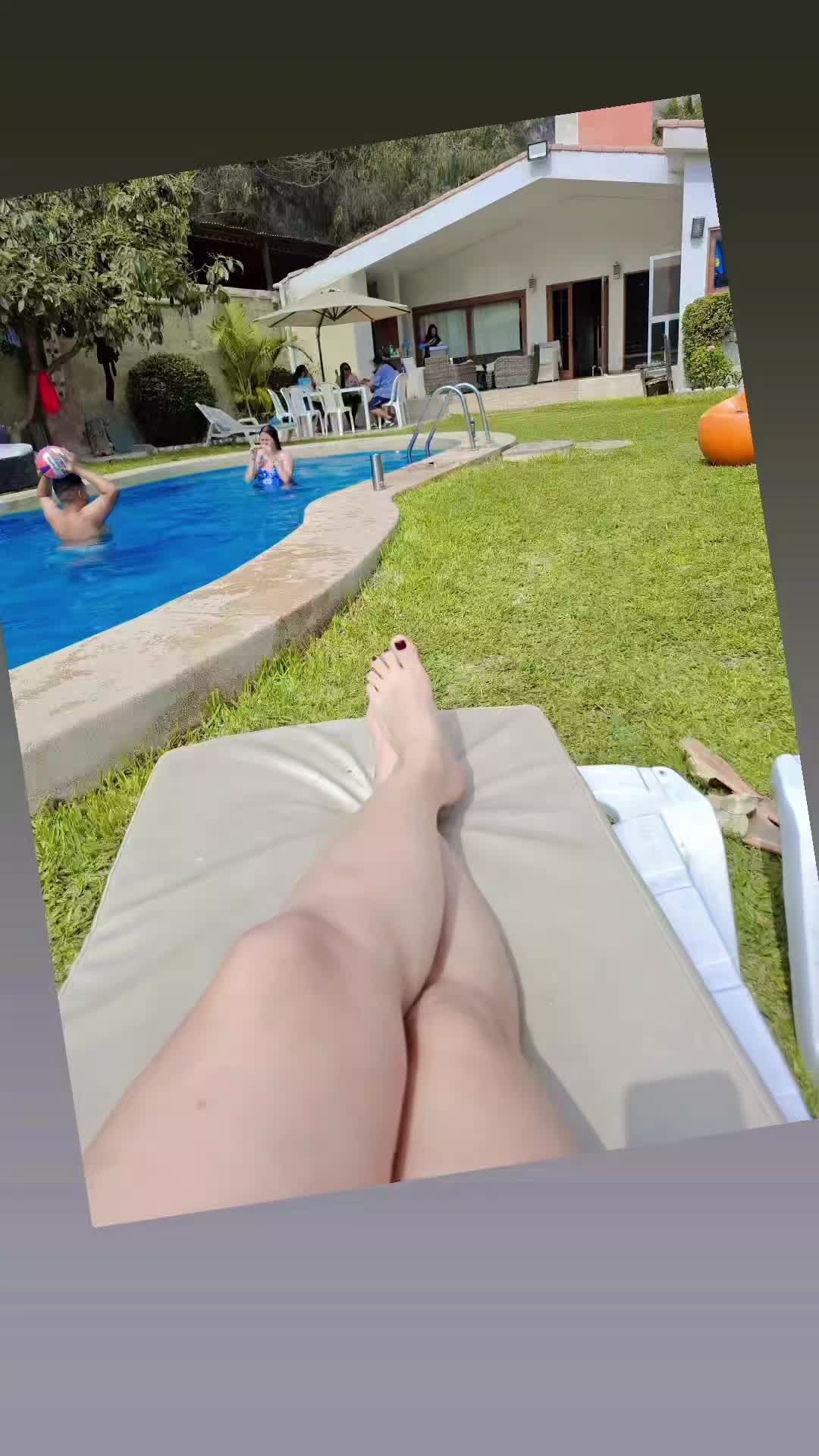 @Leonela