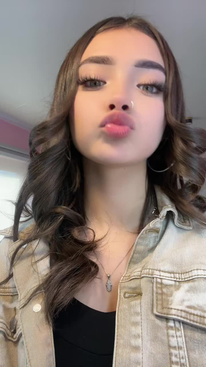 @𝒮𝒽𝒶𝓁𝑜 🩶