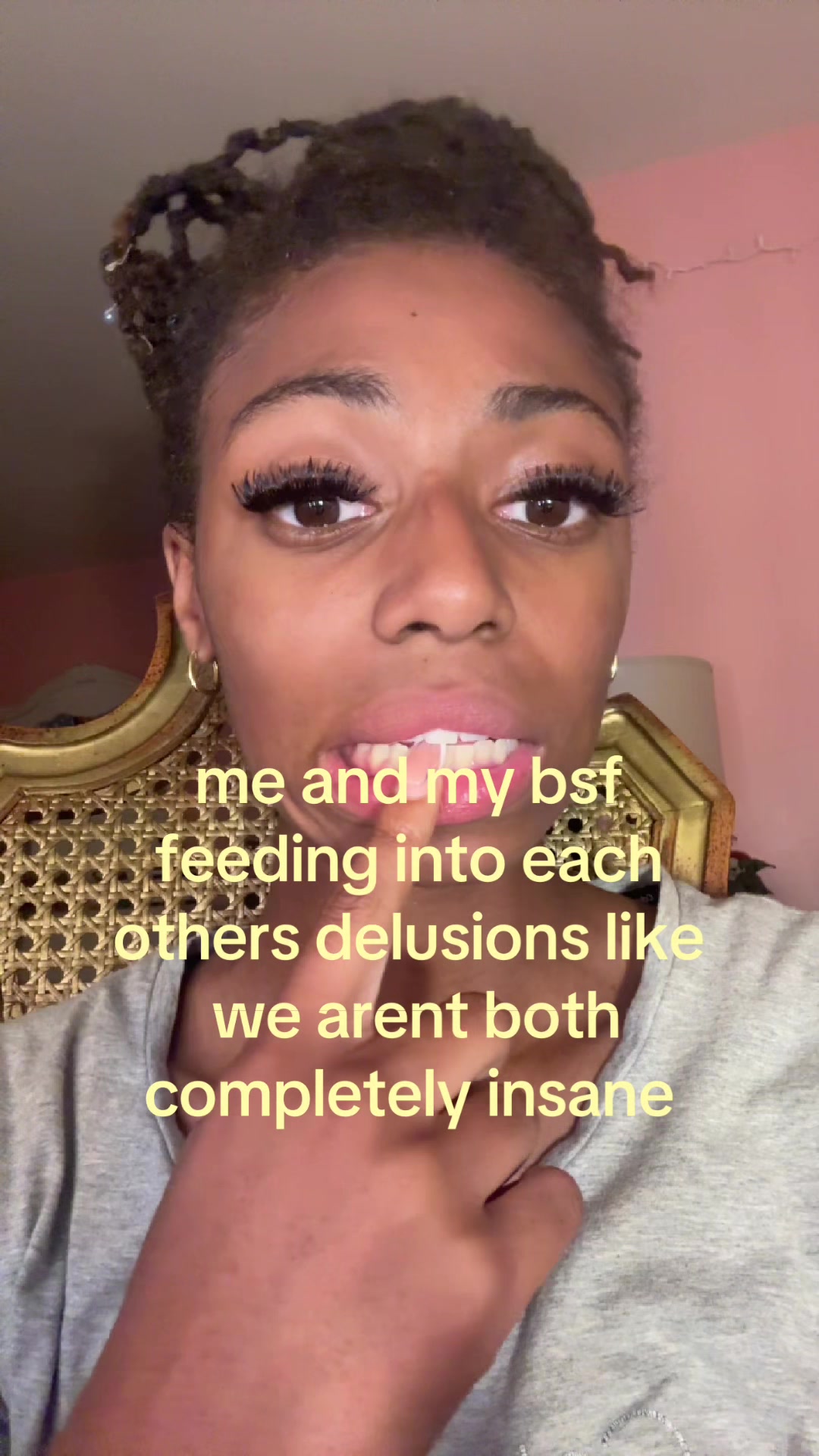 @shaniya ᥫ᭡.