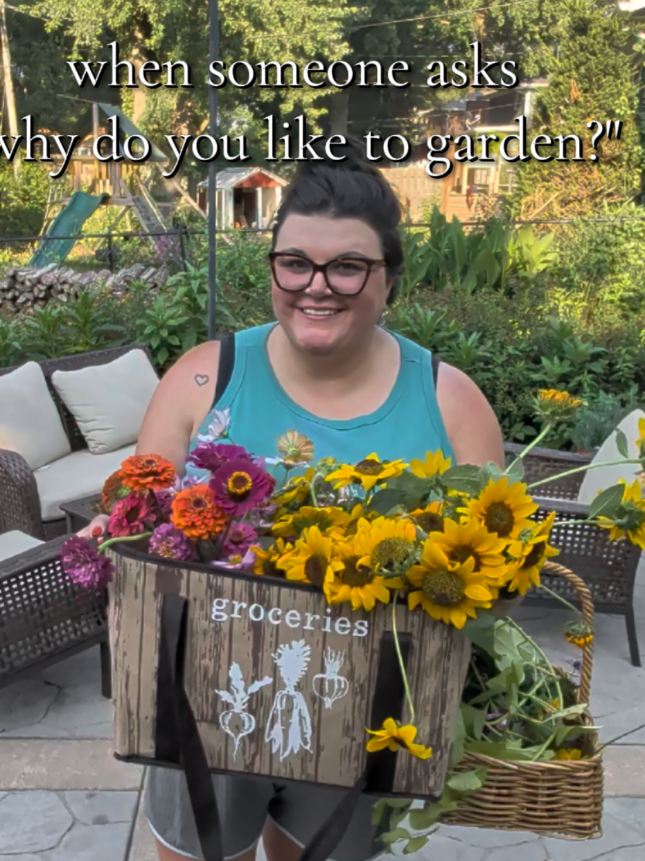 @Lauren | Books, Blooms & Bites