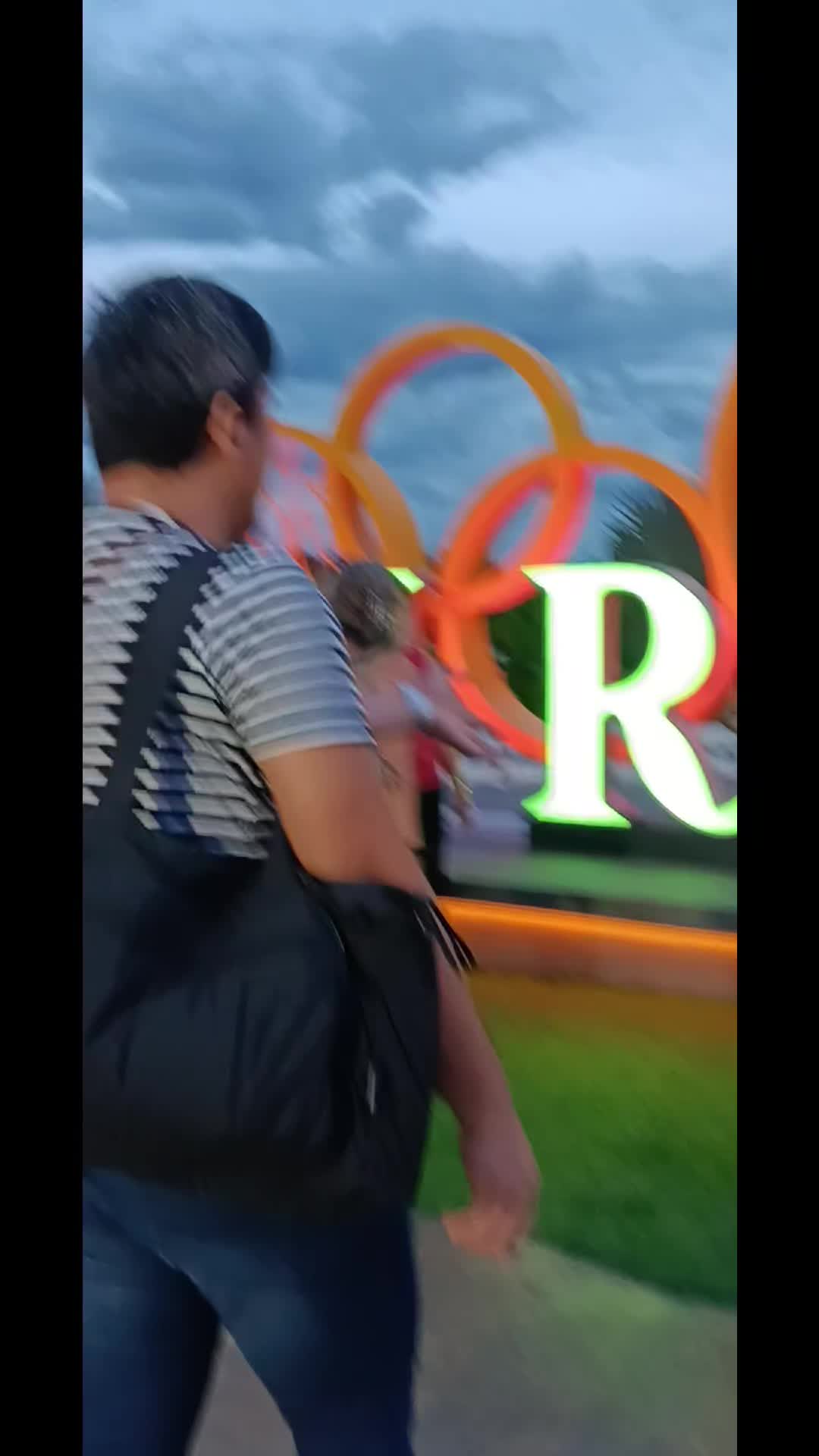 @eLvisB