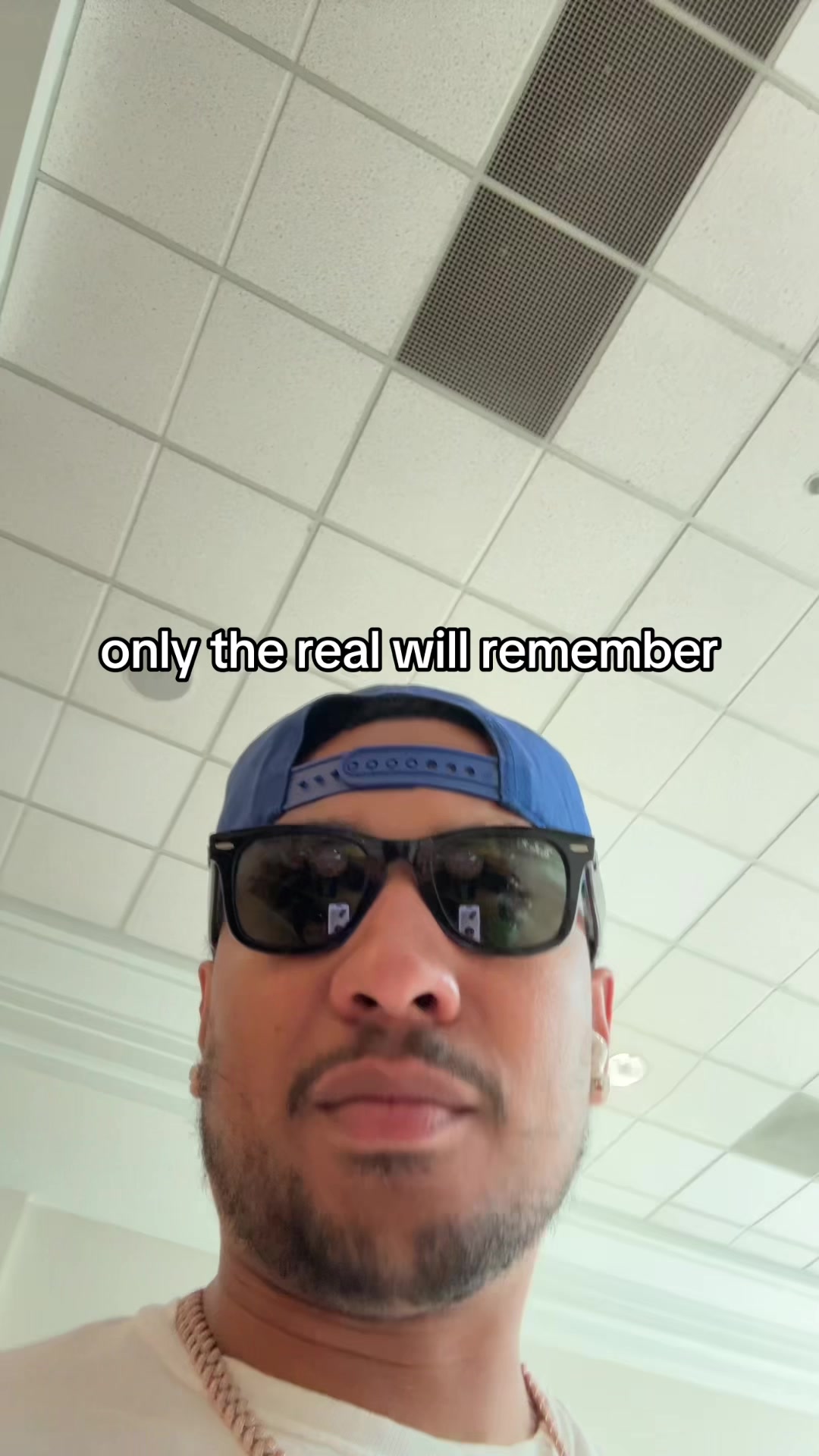@thequis_