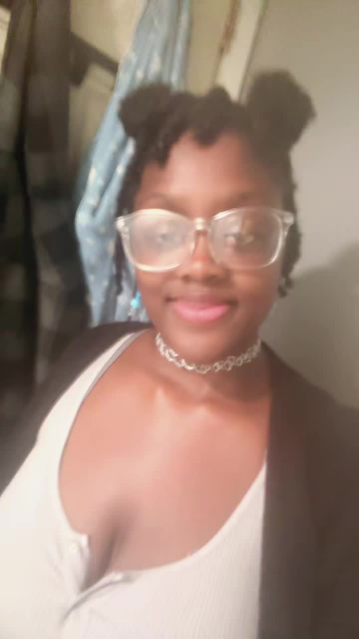 @Baby girl is so cute 🥰😍