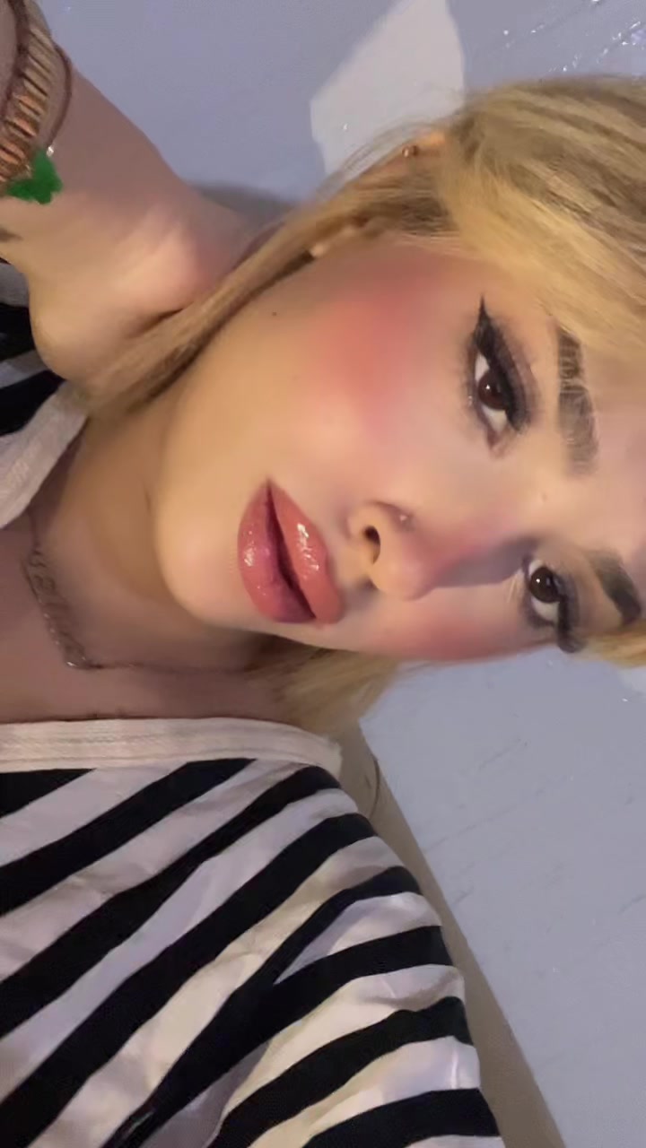 @𝐿𝒾𝓁𝓎 🦢
