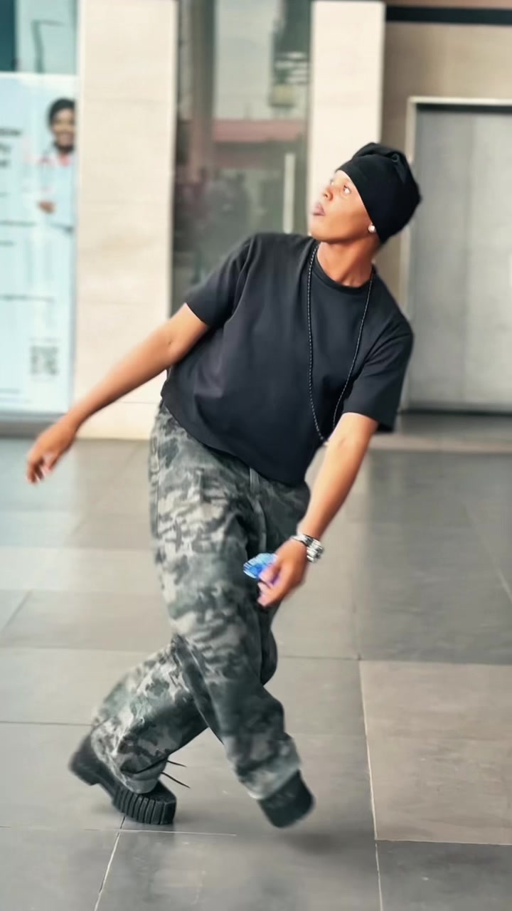 @afroblueries