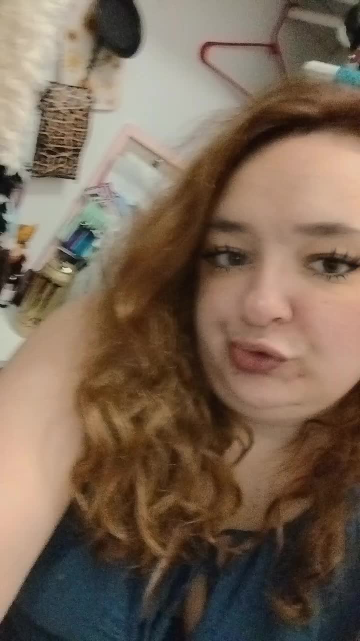 @LucyThiel.