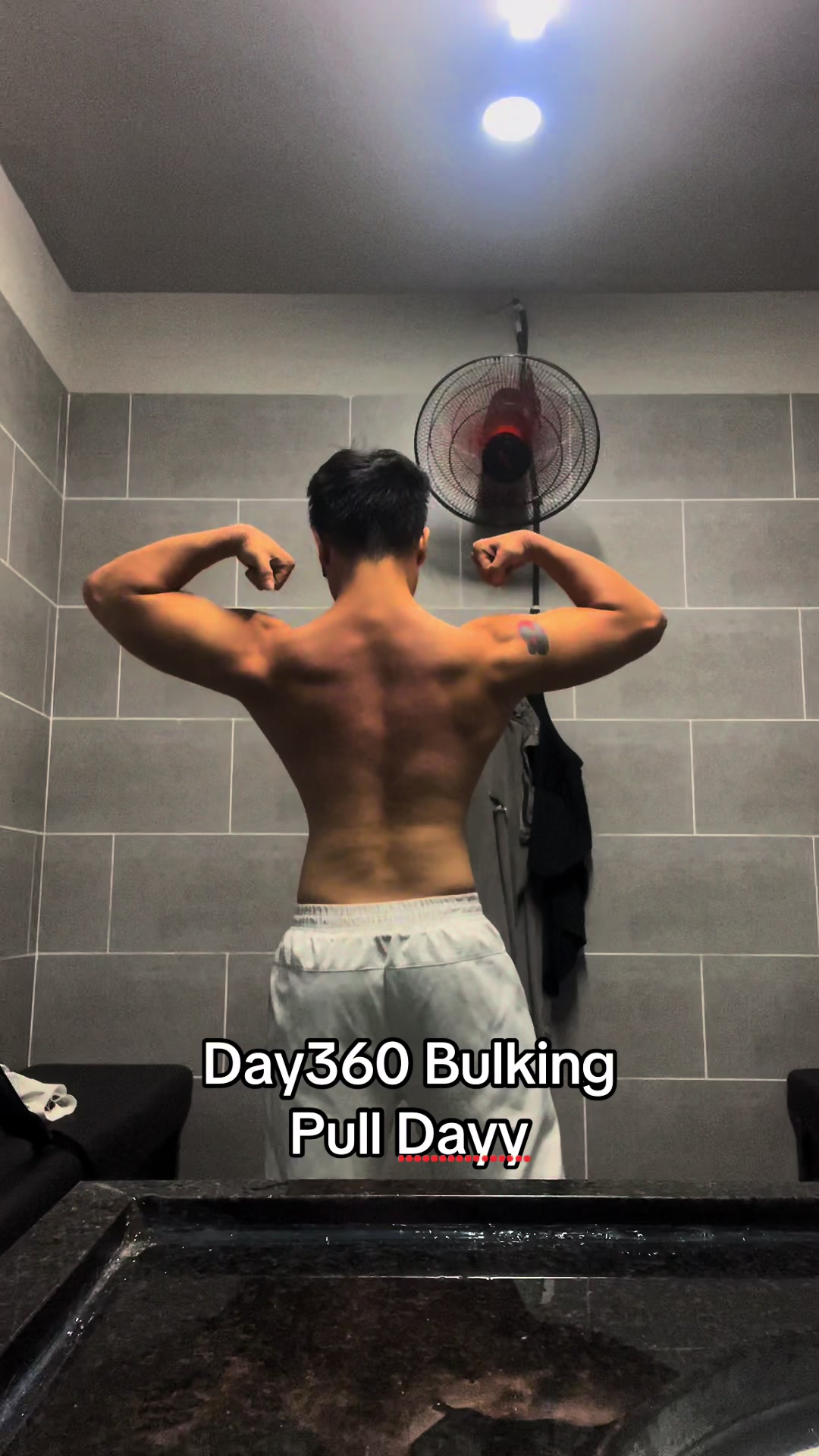 @Kent th&iacute;ch tập gym