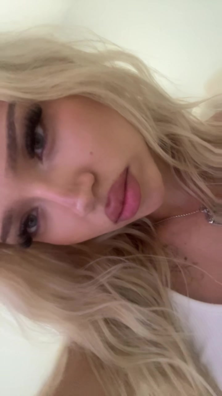 @аня