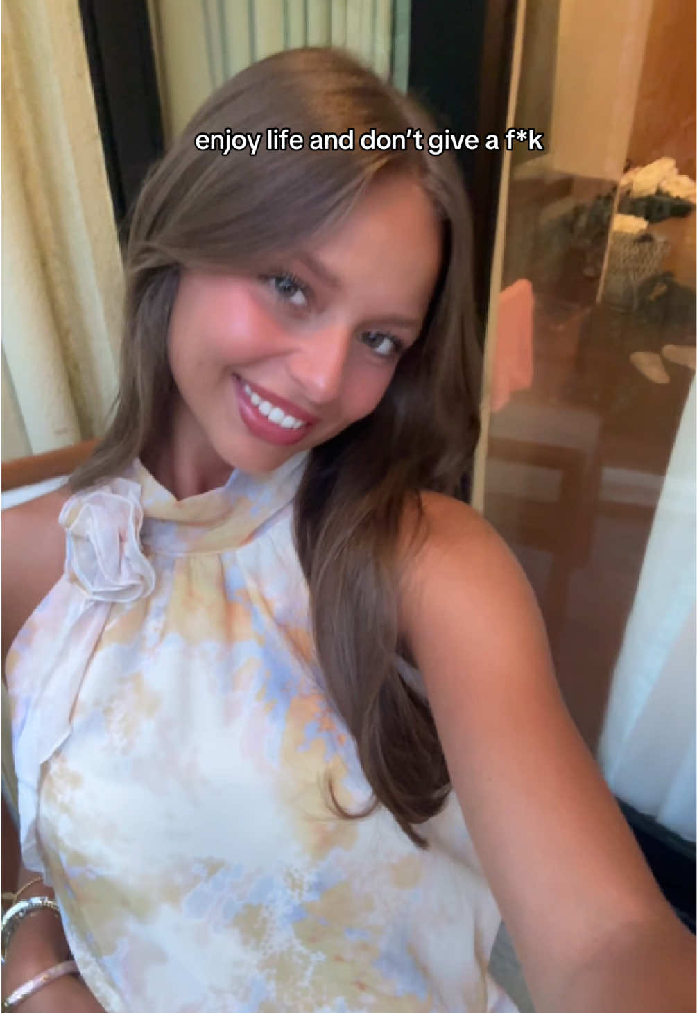 @<33
