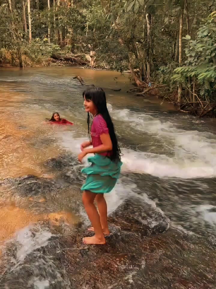 @Vick ama irm&atilde;s terra.!☝🏽💞