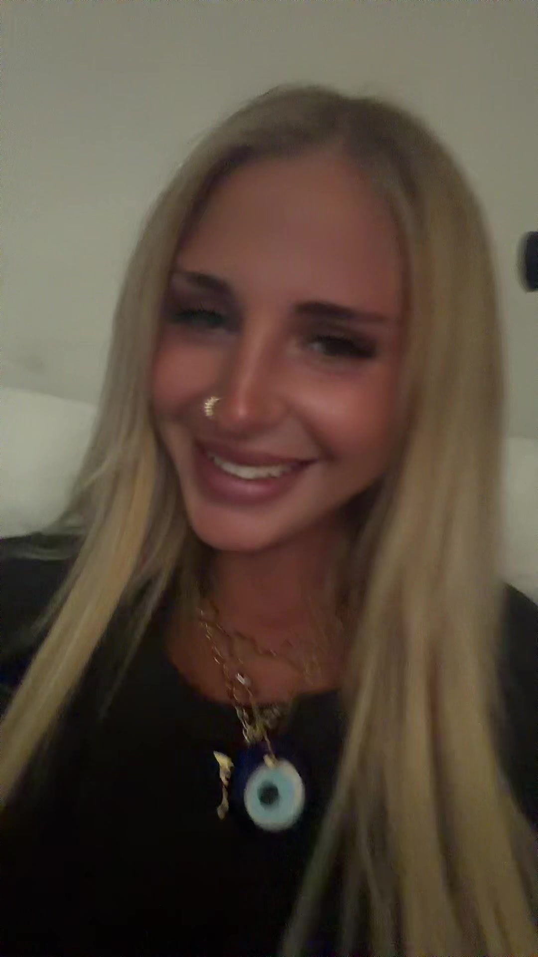 @Amslouxox
