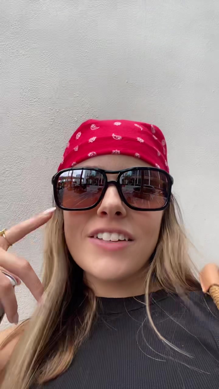 @justjuliaiz