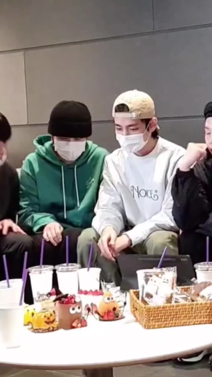 @𝐁𝐓𝐒♕